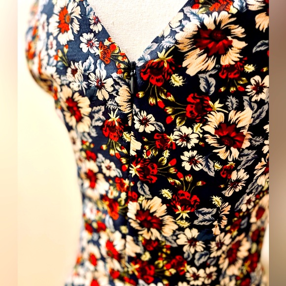 ESPRIT Floral (NO IRONING REQUIRED) Midi- Dress SIZE 8 Selling $90 (RRP $140)π - Picture 3 of 7